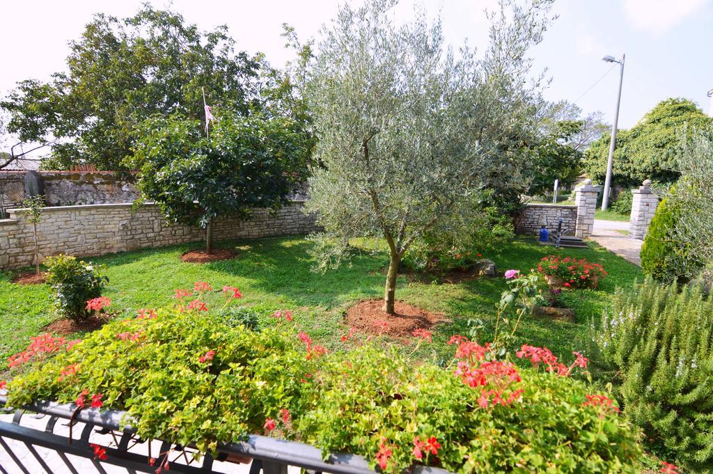 Garden Apartment Maria 弗尔萨尔 外观 照片