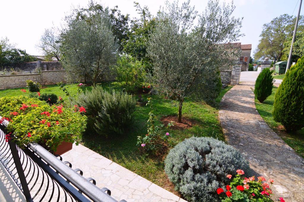 Garden Apartment Maria 弗尔萨尔 外观 照片