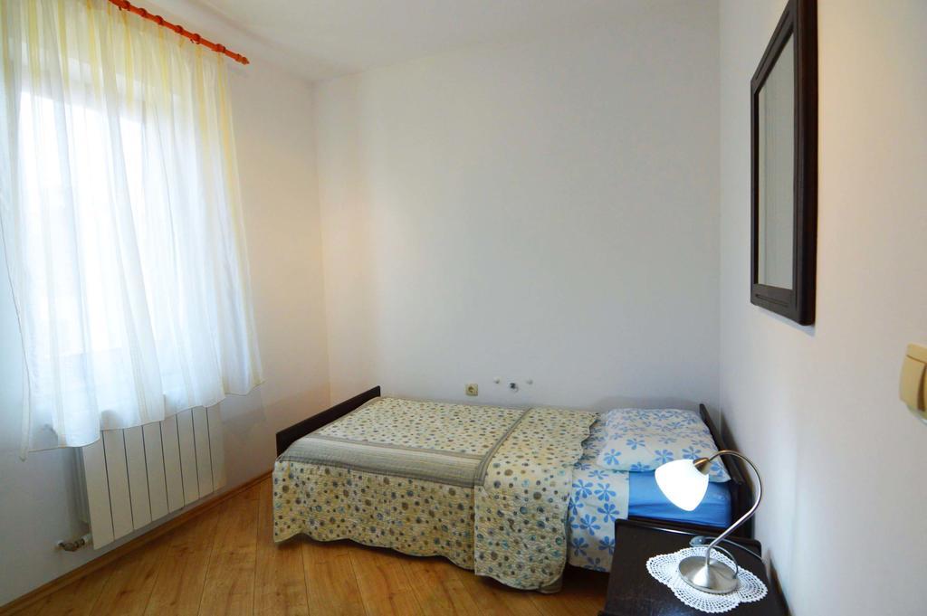 Garden Apartment Maria 弗尔萨尔 外观 照片