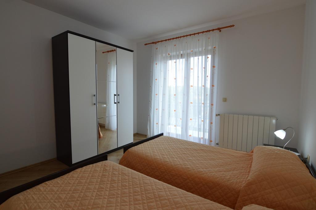 Garden Apartment Maria 弗尔萨尔 外观 照片