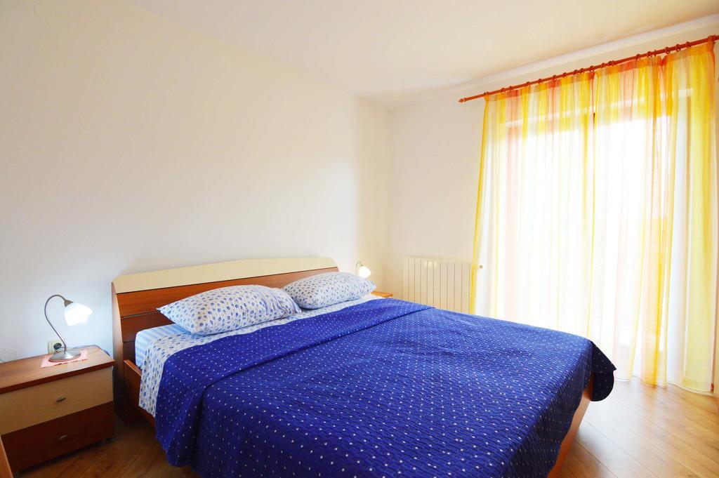 Garden Apartment Maria 弗尔萨尔 外观 照片