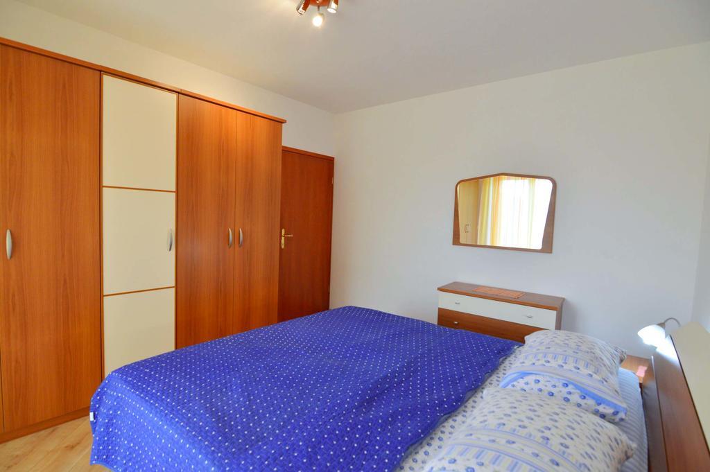 Garden Apartment Maria 弗尔萨尔 外观 照片