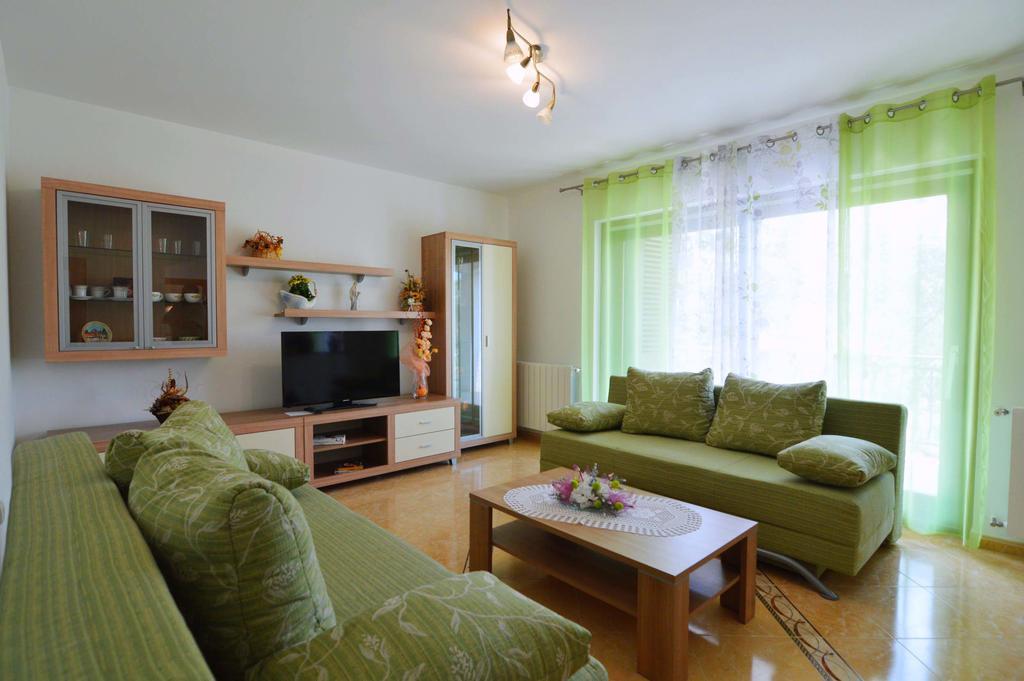 Garden Apartment Maria 弗尔萨尔 外观 照片